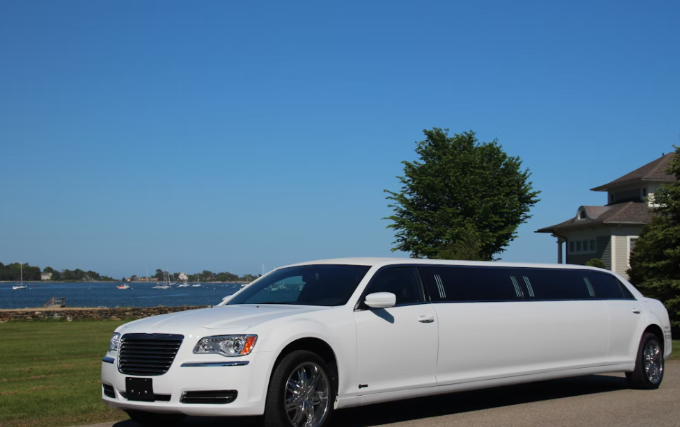 Elevated Journeys: How Airport Limo Rides Improve Your Travel Experience
